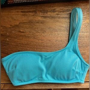 AERIE SHINE PIQUE ONE
SHOULDER BANDEAU BIKINI TOP